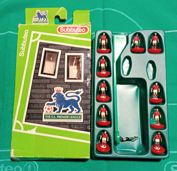 152 - LW Team : NOTTINGHAM FOREST Cod. 63152 (JK)